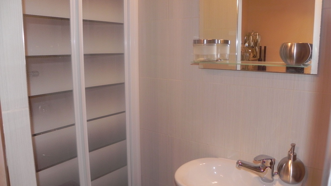 Photo of Bathroom in Gairaut