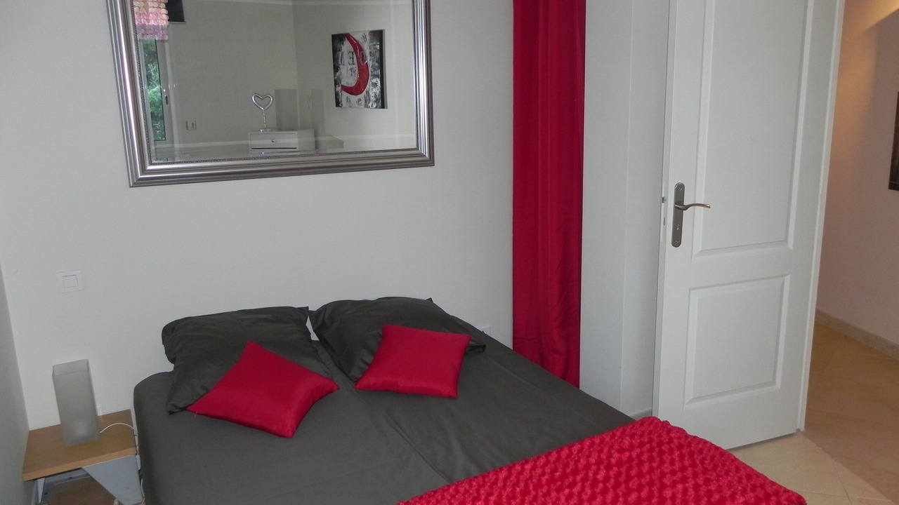 Photo of Bedroom in Gairaut