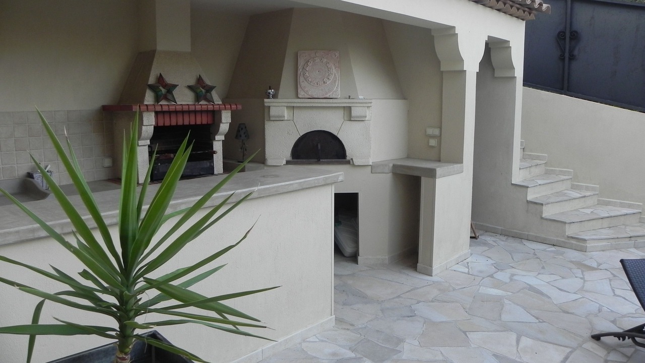 Photo of Patio Balcony in Gairaut