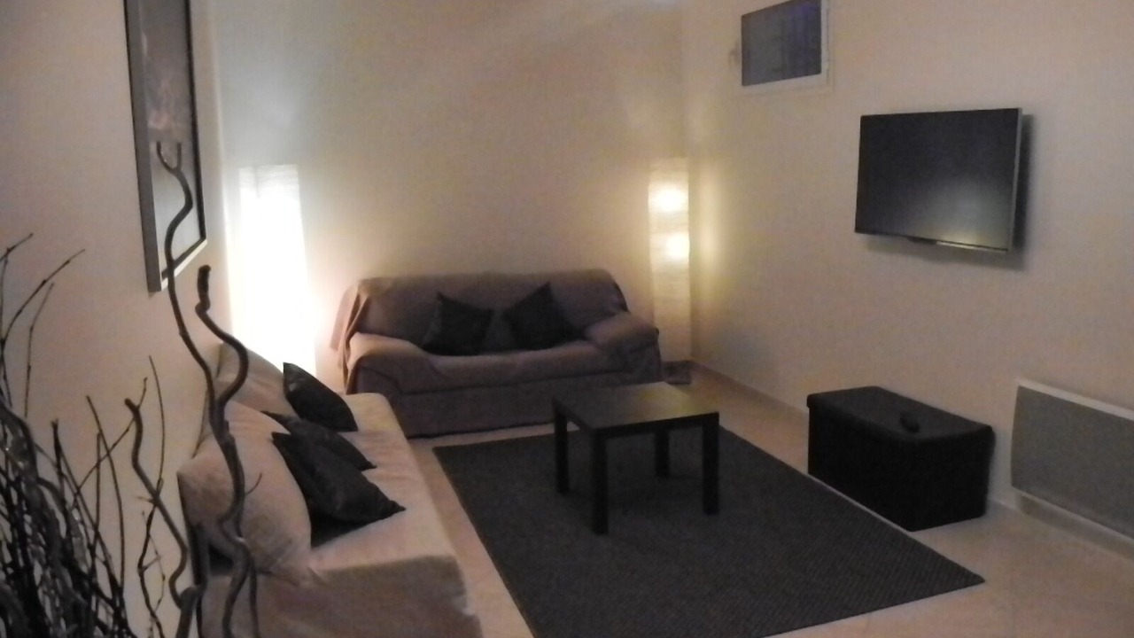 Photo of Livingroom in Gairaut