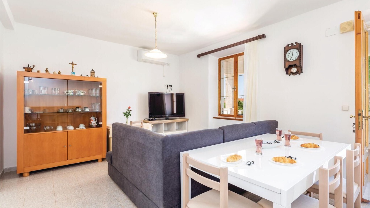 Photo of Bedroom in Barbat na Rabu
