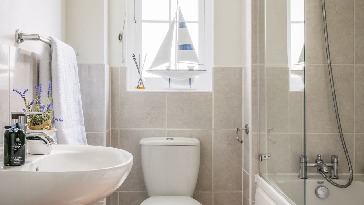 Photo of Bathroom in Camber