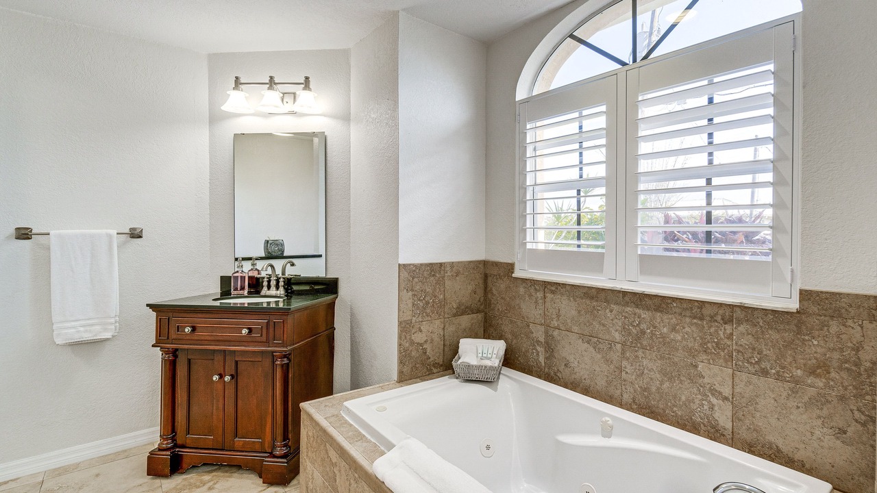 Photo of Bathroom in Gulf Cove