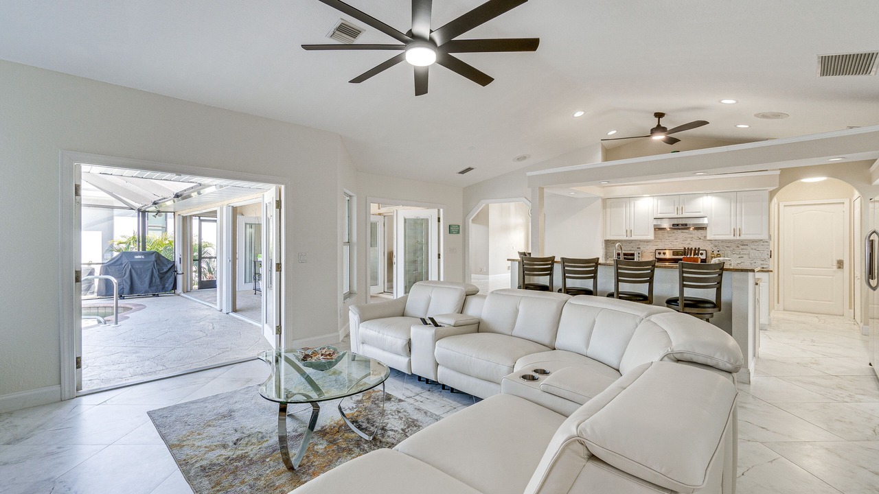 Photo of Livingroom in Gulf Cove