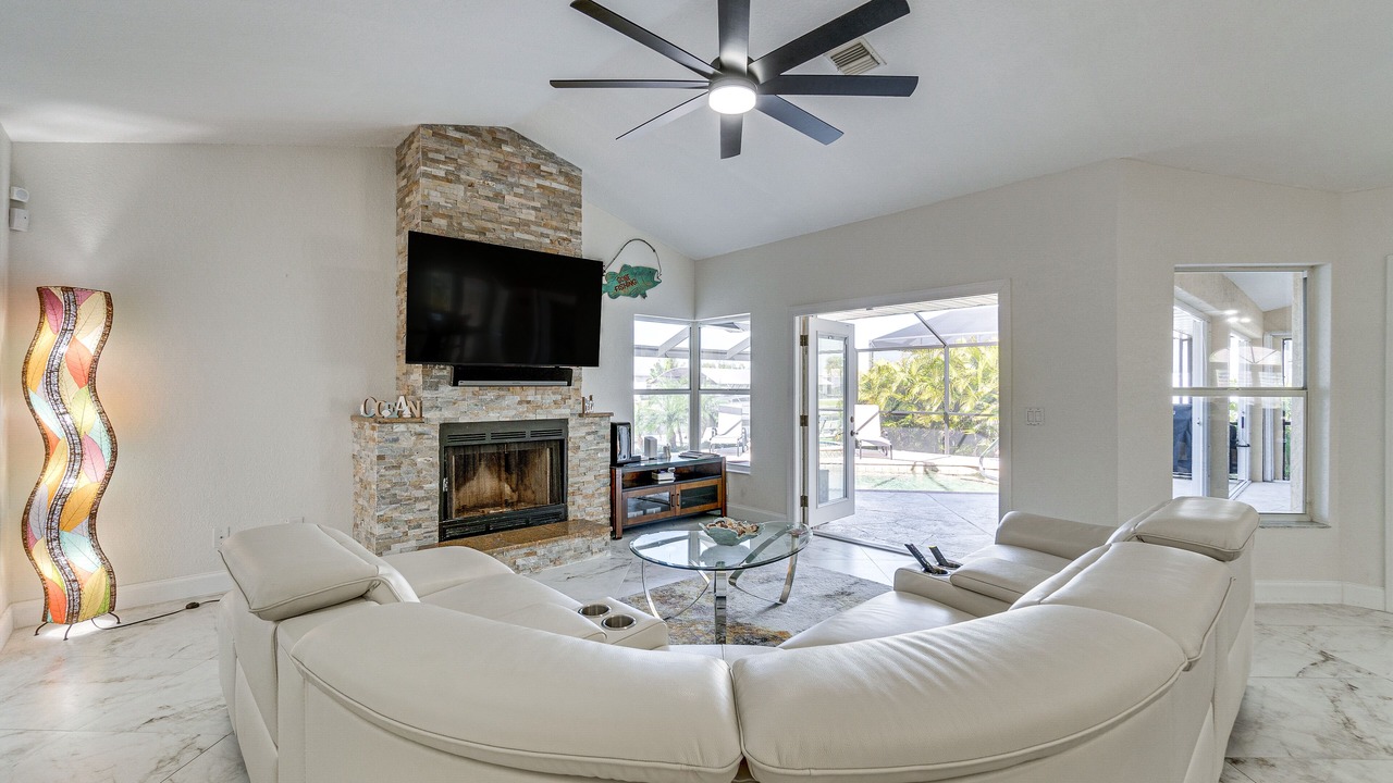 Photo of Livingroom in Gulf Cove