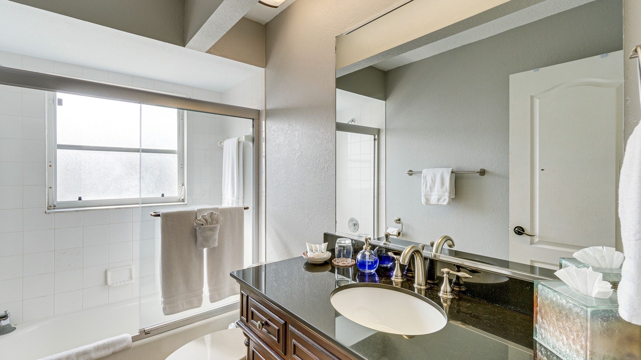 Photo of Bathroom in Gulf Cove