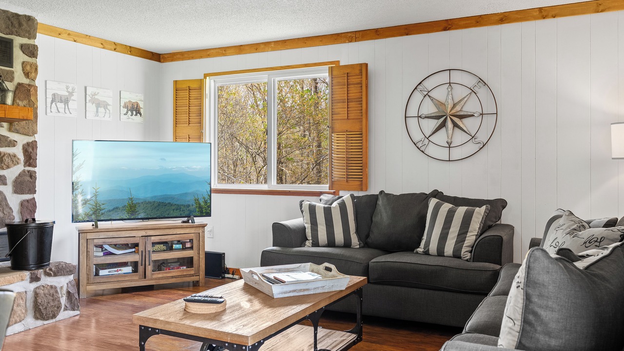 Photo of Livingroom in Pittman Center