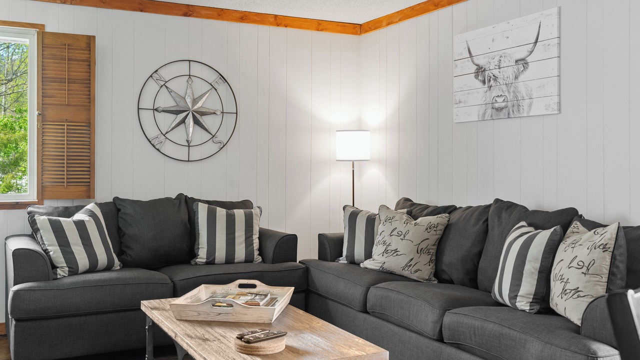 Photo of Livingroom in Pittman Center