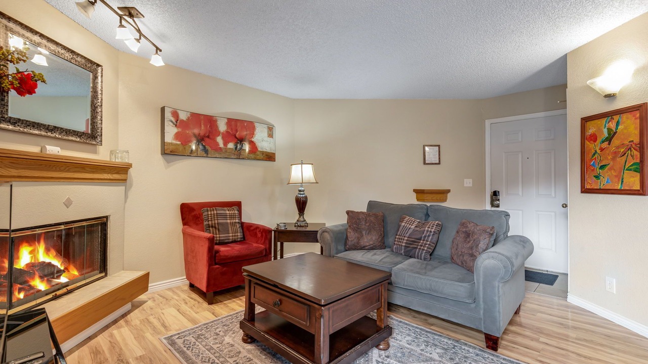 Photo of Livingroom in Englewood