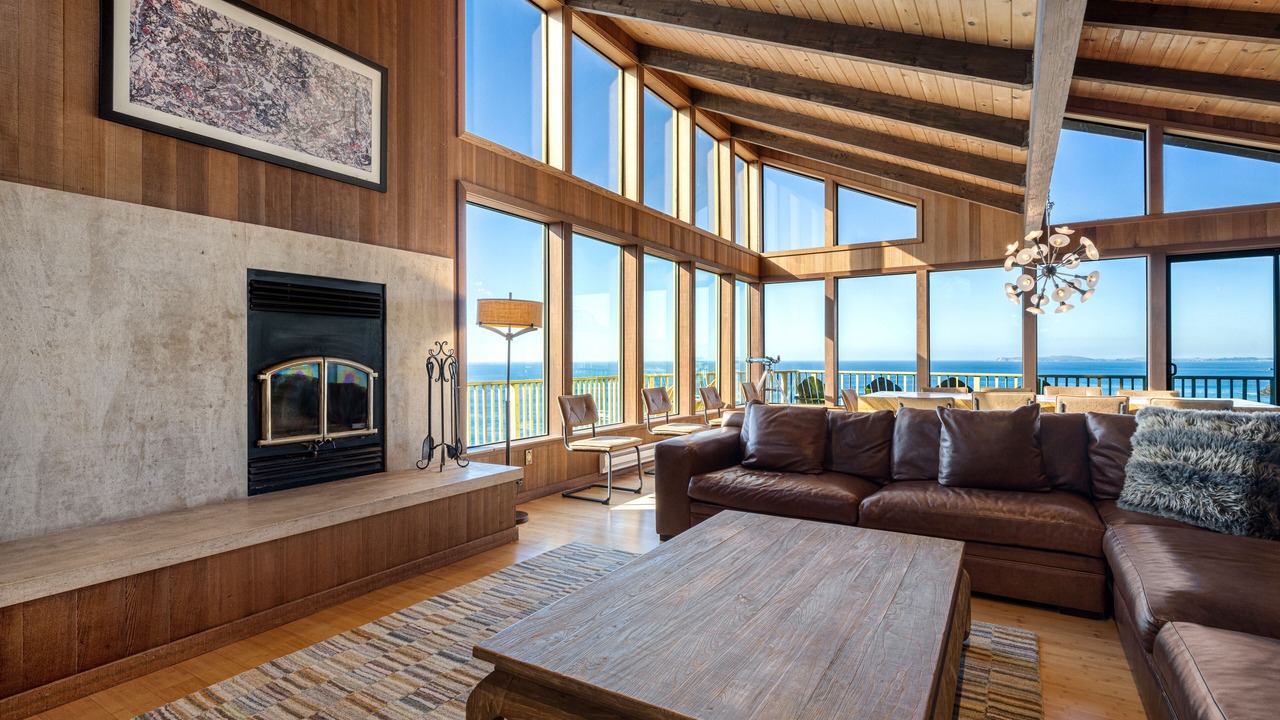 Photo of Livingroom in Dillon Beach