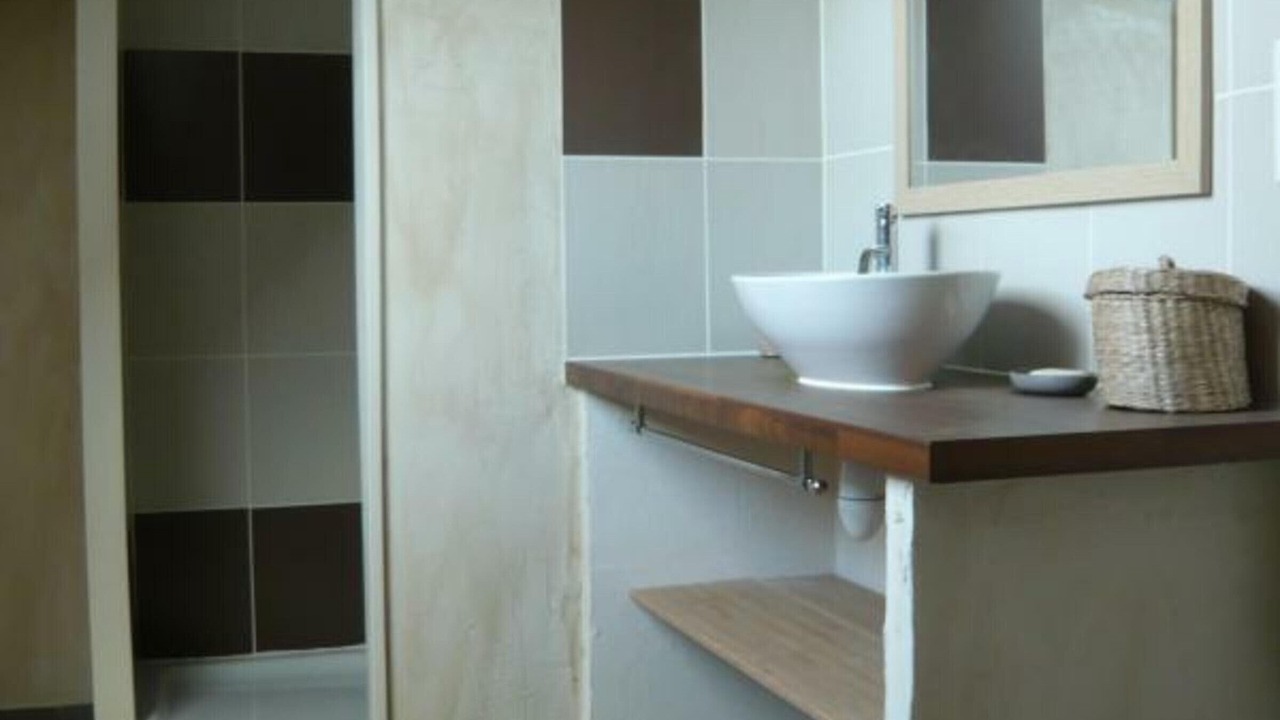 Photo of Bathroom in Les Moitiers-d'Allonne