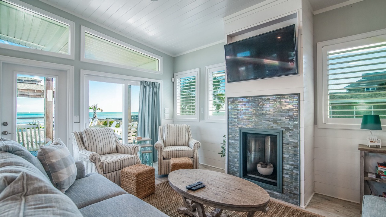 Photo of Livingroom in North Litchfield Beach