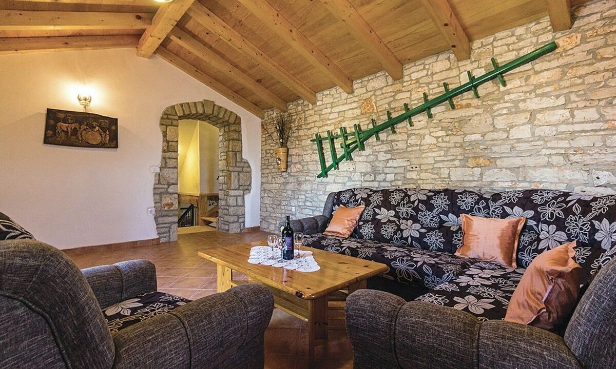 Photo of Bedroom in Gajana
