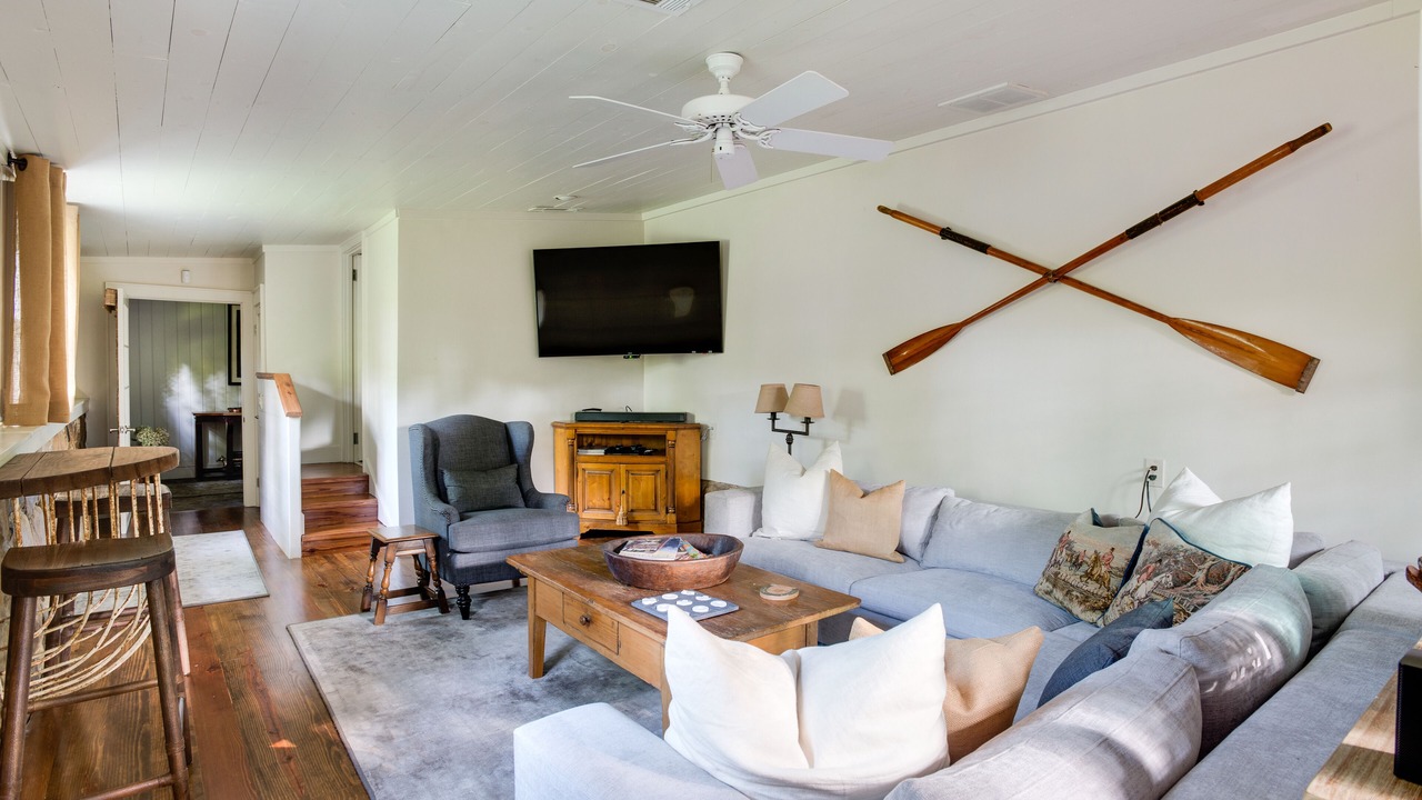 Photo of Bedroom in Lakemont