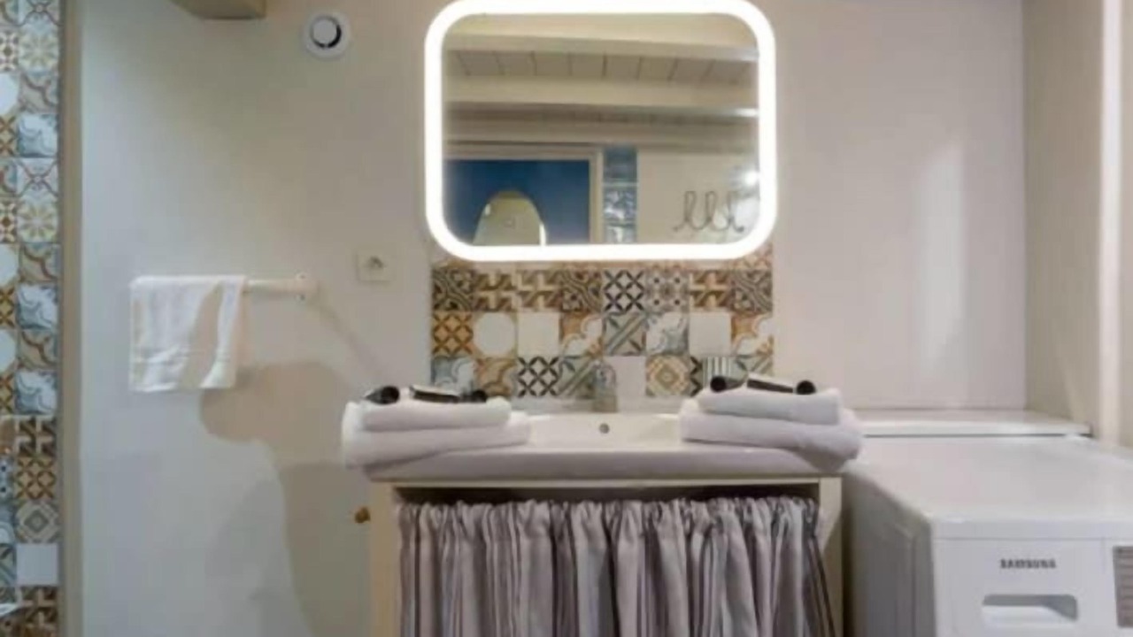 Photo of Bathroom in Griffon - Royale
