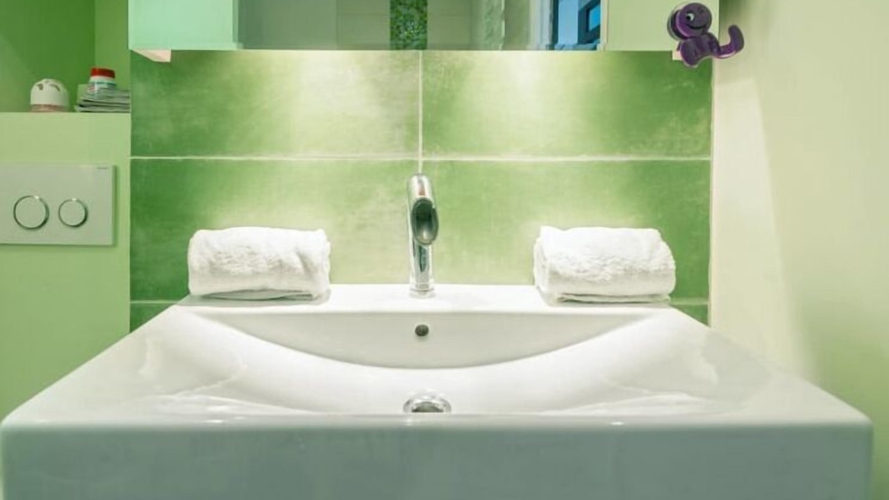 Photo of Bathroom in Lyon City Centre