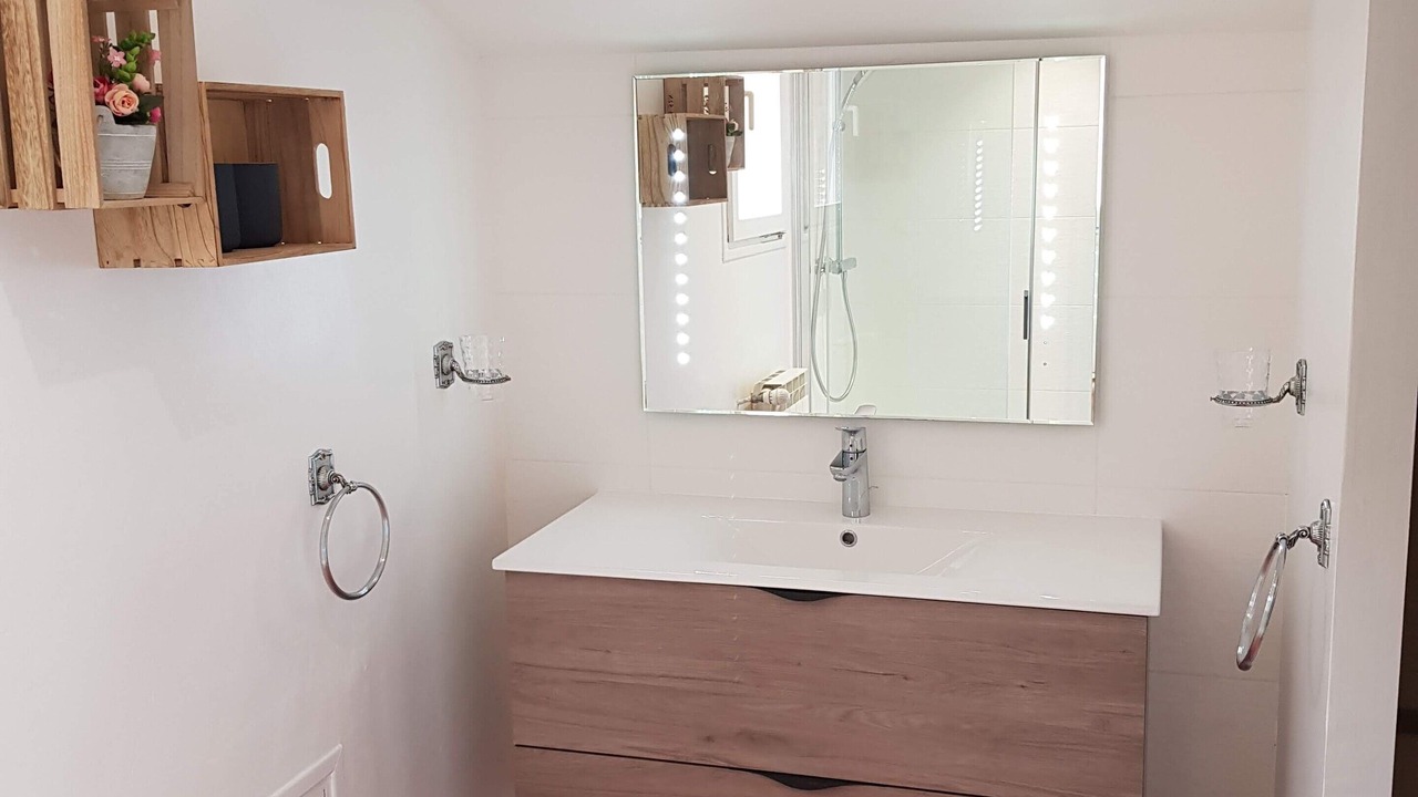 Photo of Bathroom in Flayosc