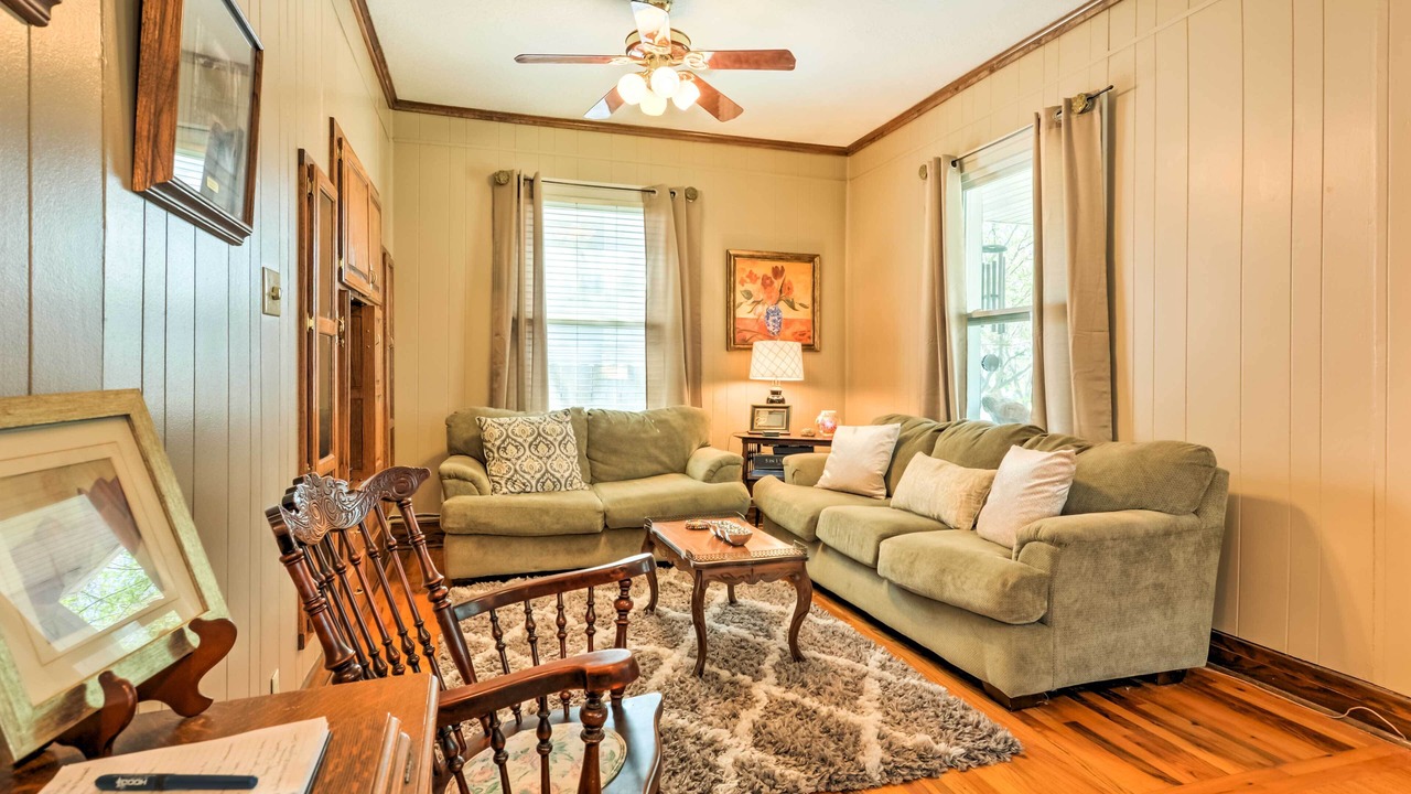 Photo of Livingroom in Bartlesville