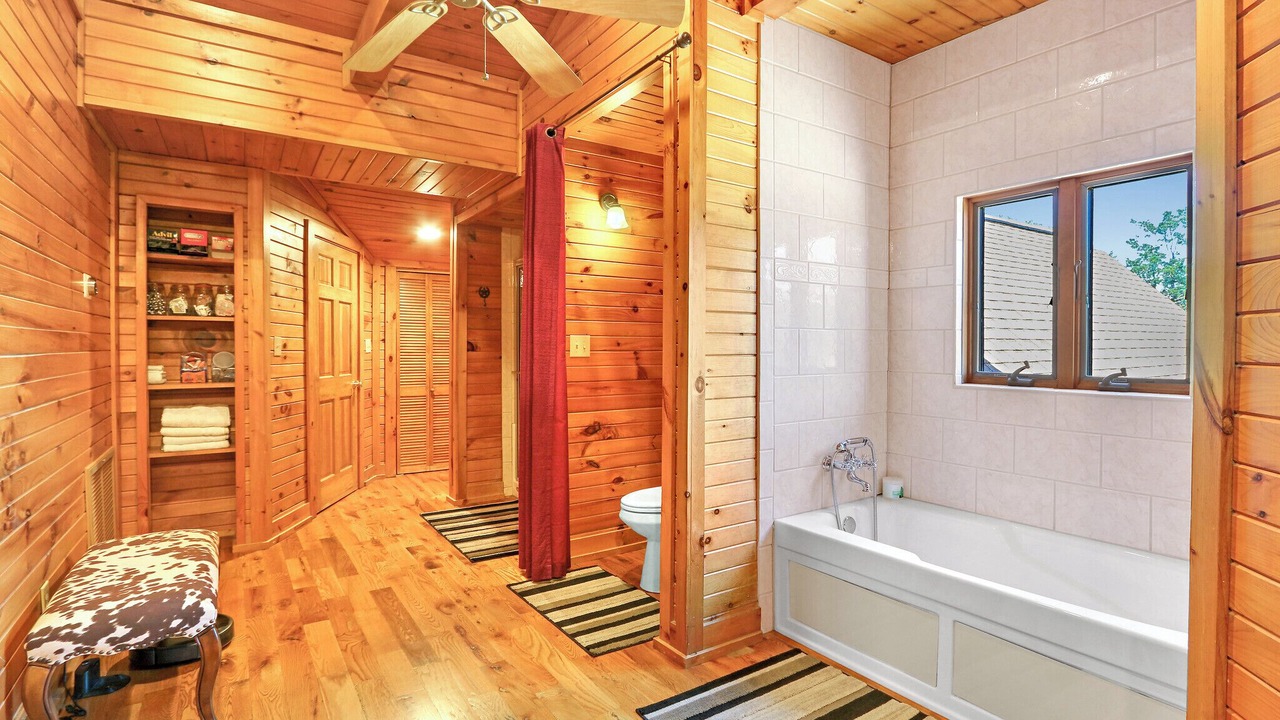 Photo of Bathroom in Blanco