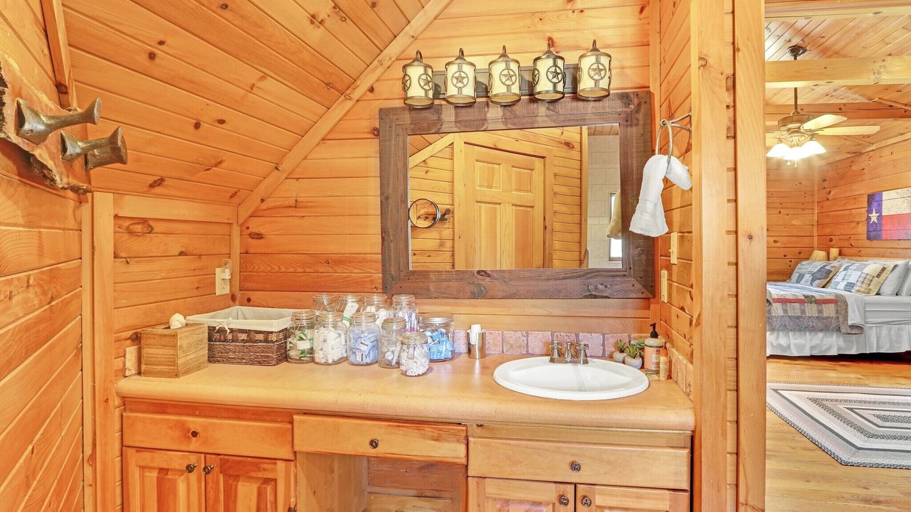 Photo of Bathroom in Blanco