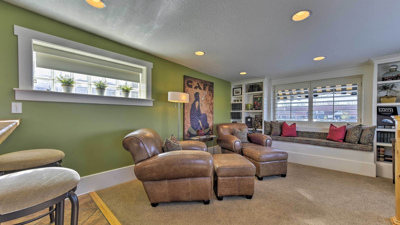 Photo of Others in Logan