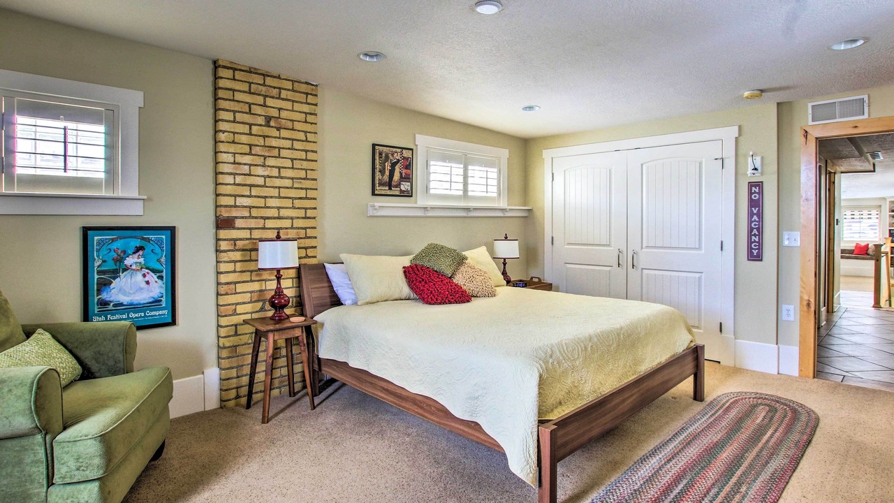 Photo of Others in Logan