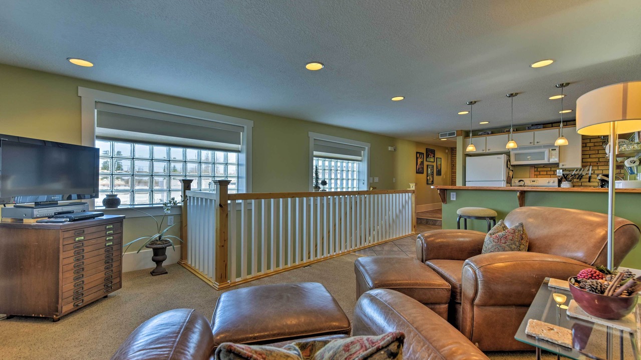 Photo of Others in Logan