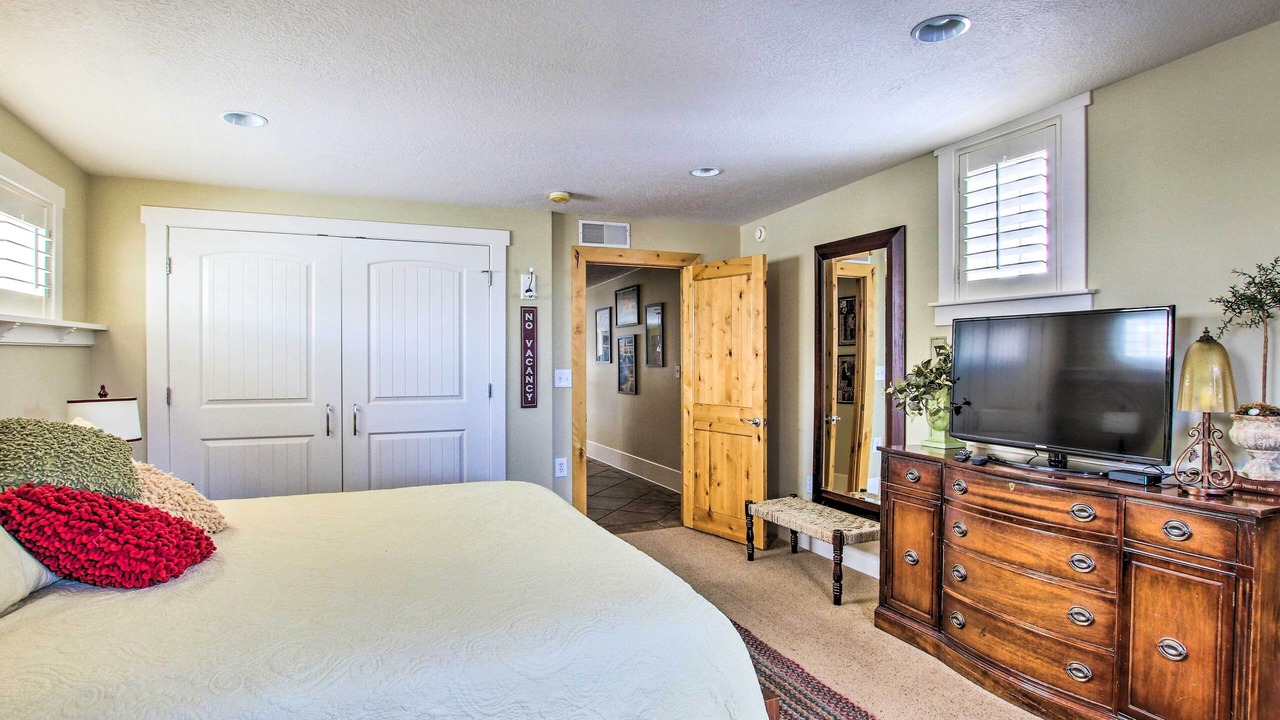 Photo of Bedroom in Logan