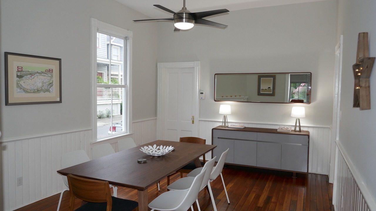 Photo of Bedroom in Beach Institute