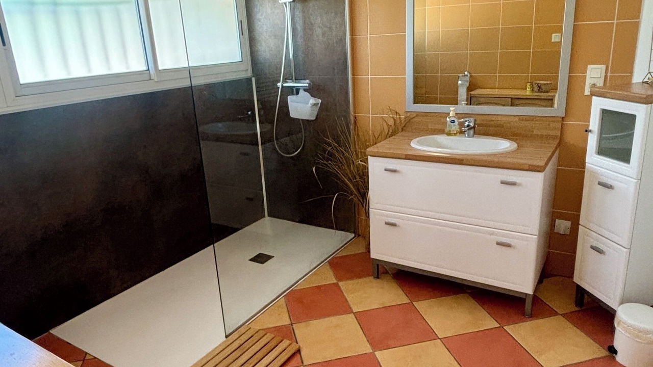 Photo of Bathroom in Aubenas