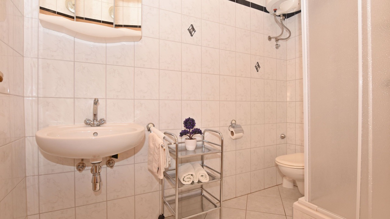 Photo of Bathroom in Brela