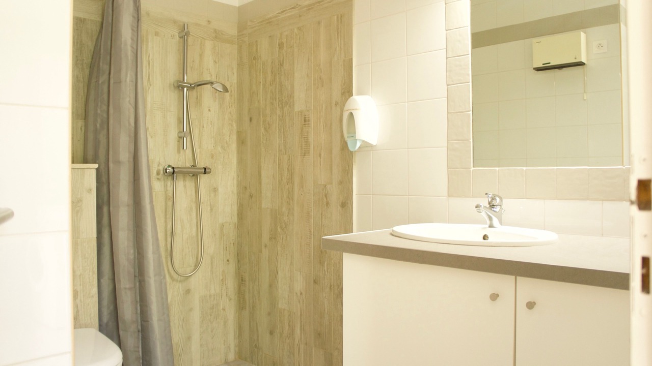 Photo of Bathroom in Loriol-du-Comtat