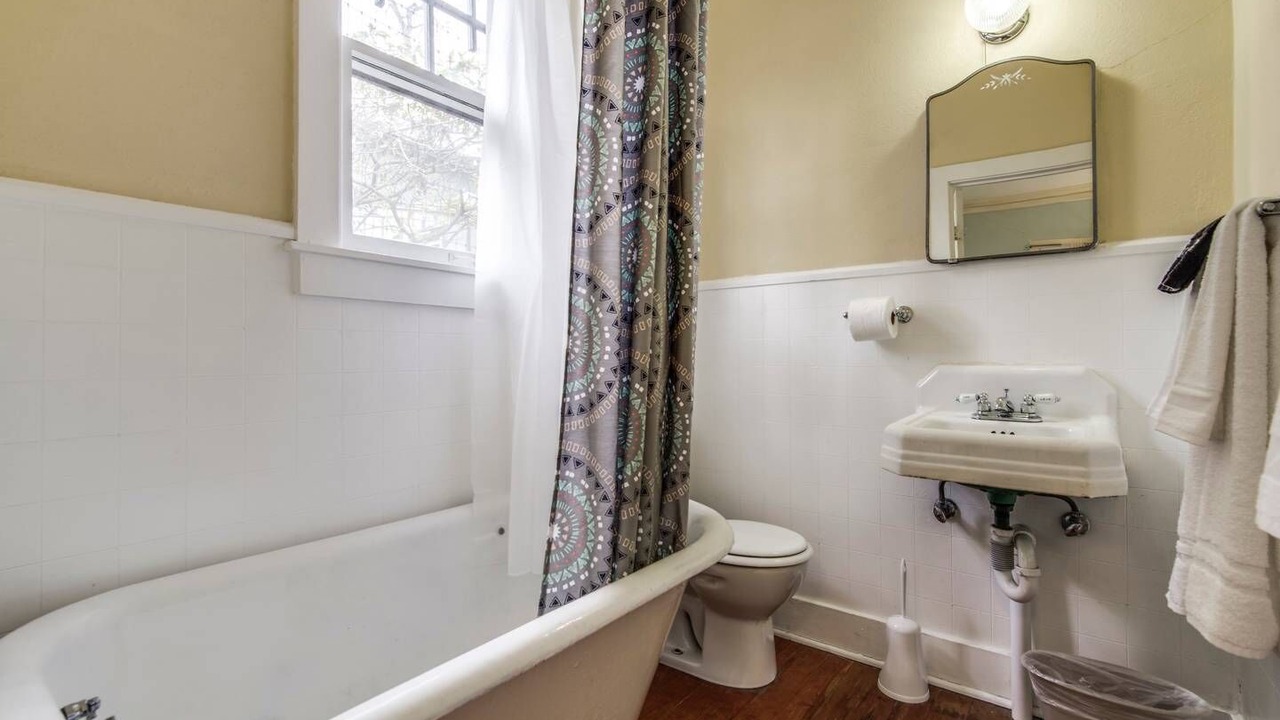 Photo of Bathroom in Arsenal