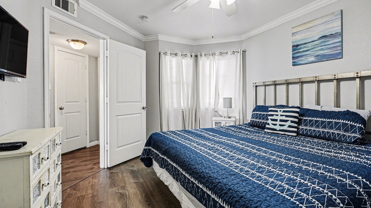 Photo of Bedroom in Galveston