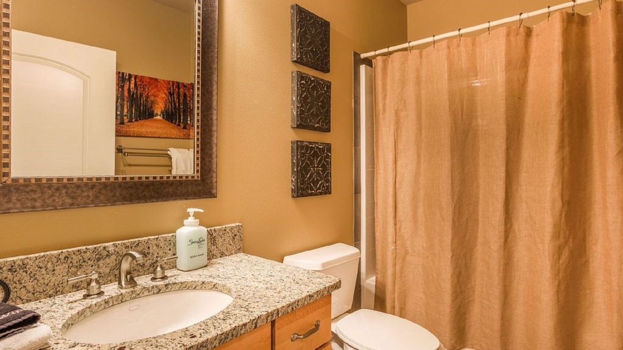 Photo of Bathroom in Leavenworth