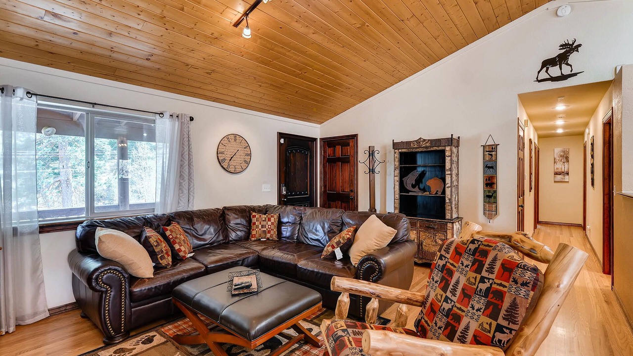 Photo of Livingroom in Green Mountain Falls