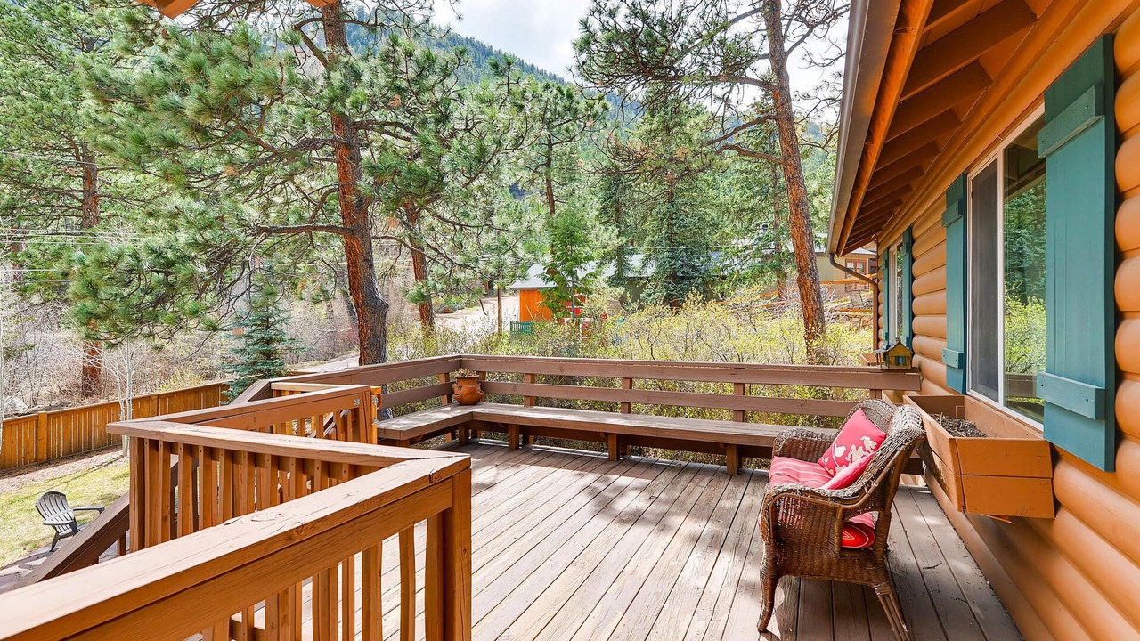 Photo of Patio Balcony in Green Mountain Falls