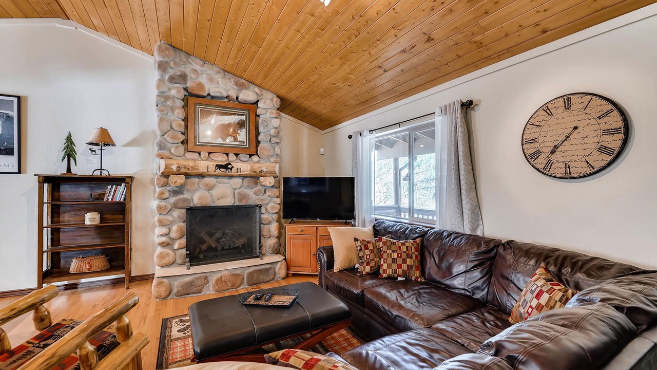 Photo of Livingroom in Green Mountain Falls
