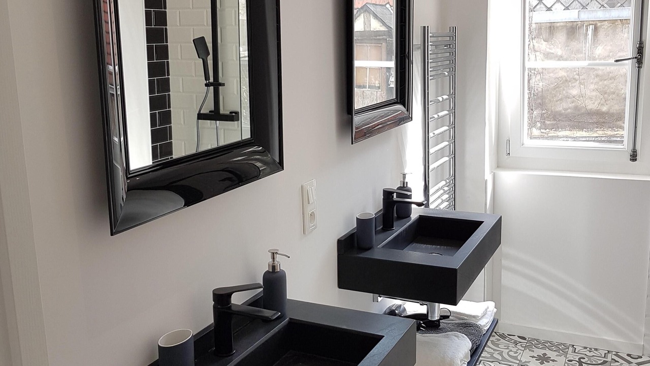 Photo of Bathroom in Rouen City Centre