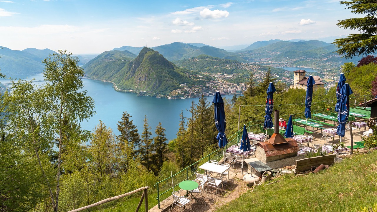 Photo of Others in Paradiso