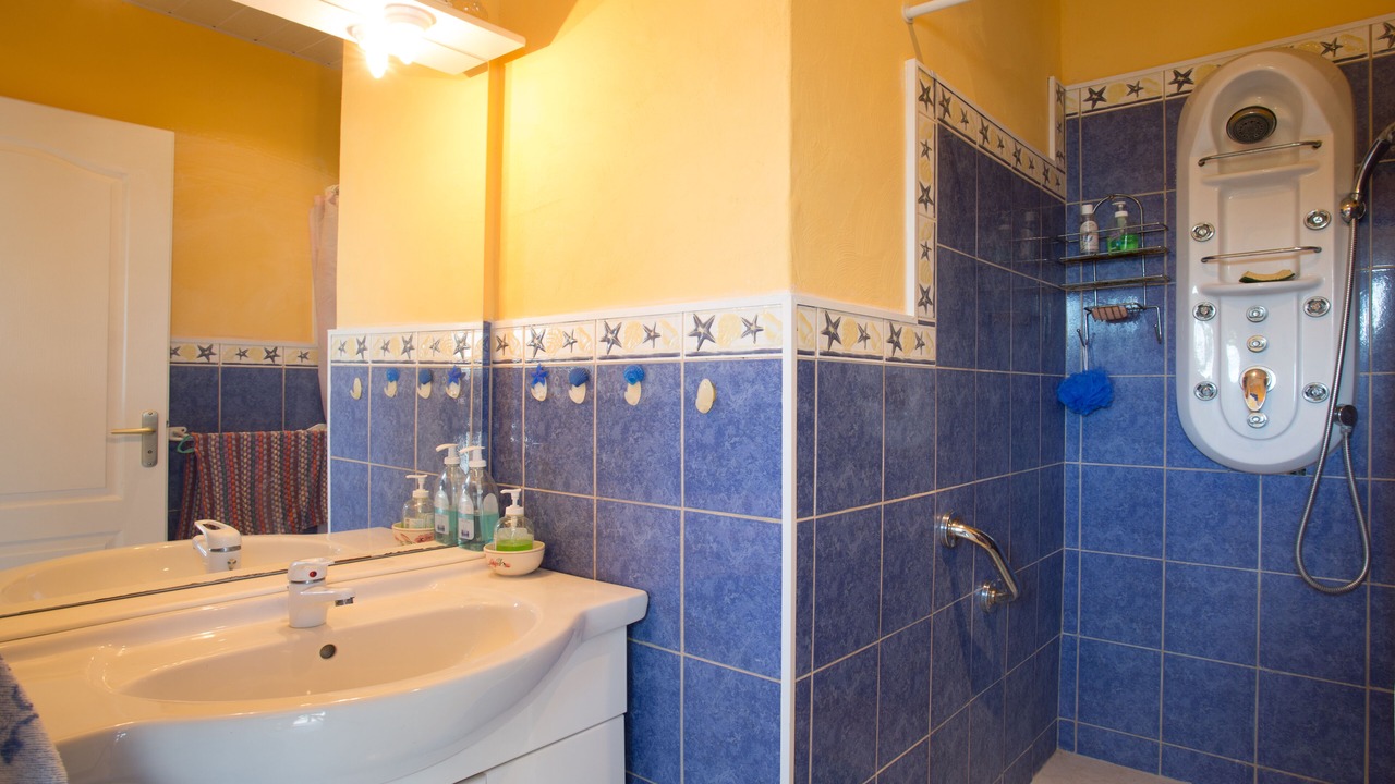 Photo of Bathroom in Loubers
