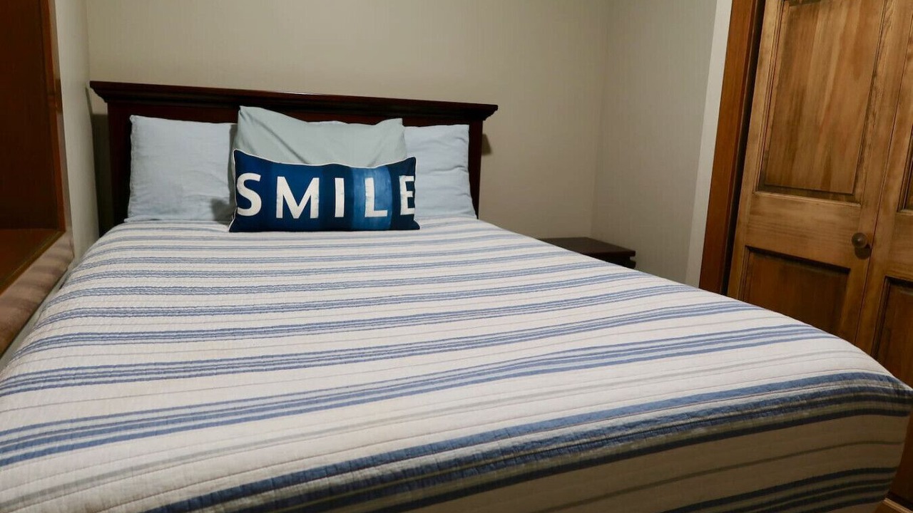 Photo of Bedroom in West Glacier