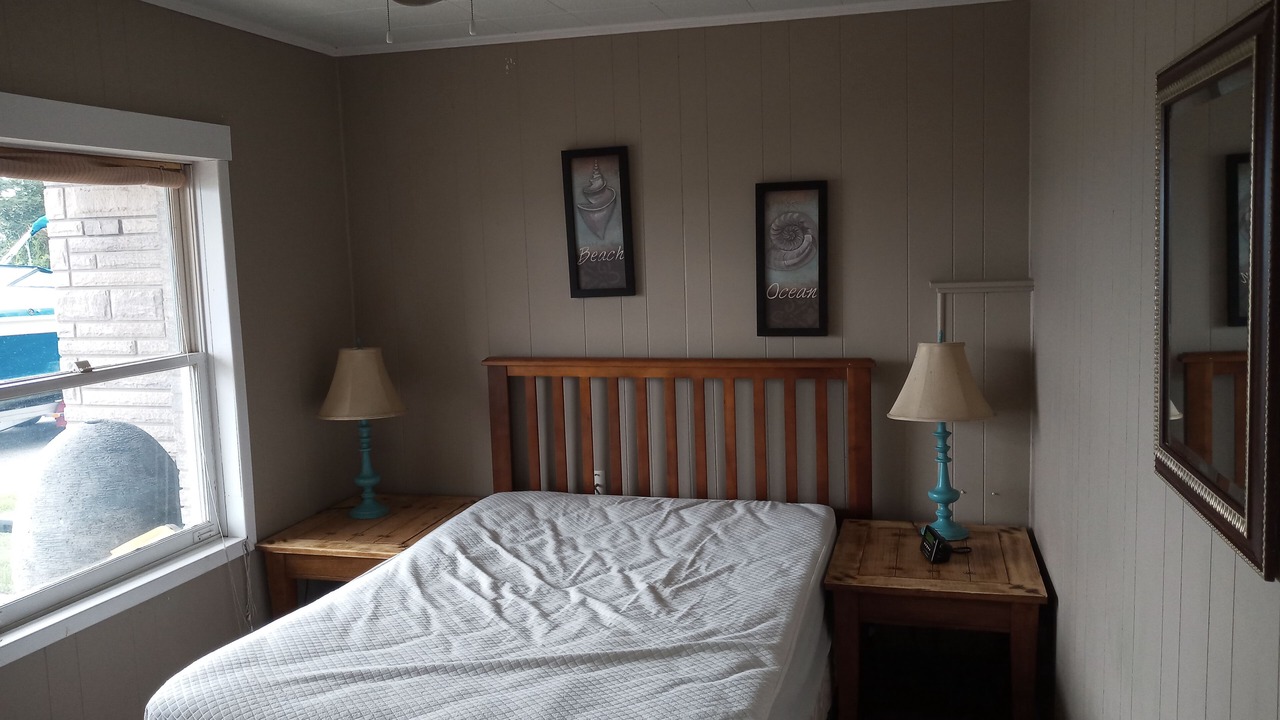 Photo of Bedroom in Crystal Beach