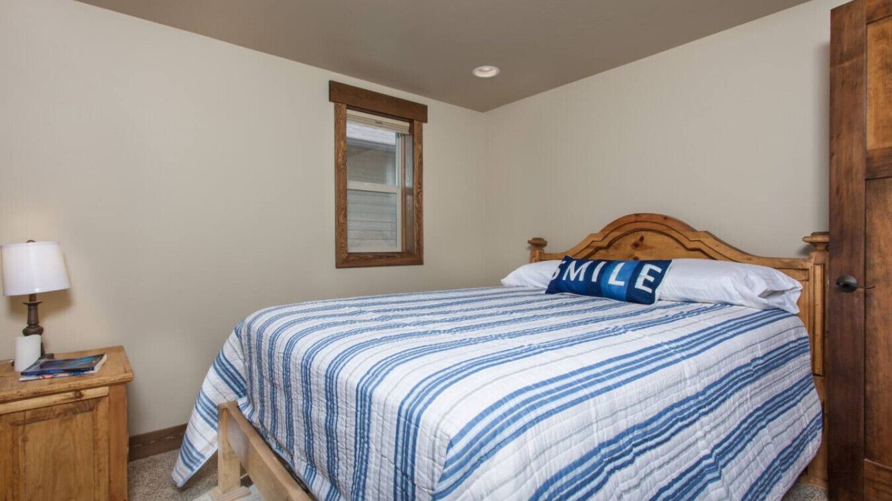 Photo of Bedroom in West Glacier