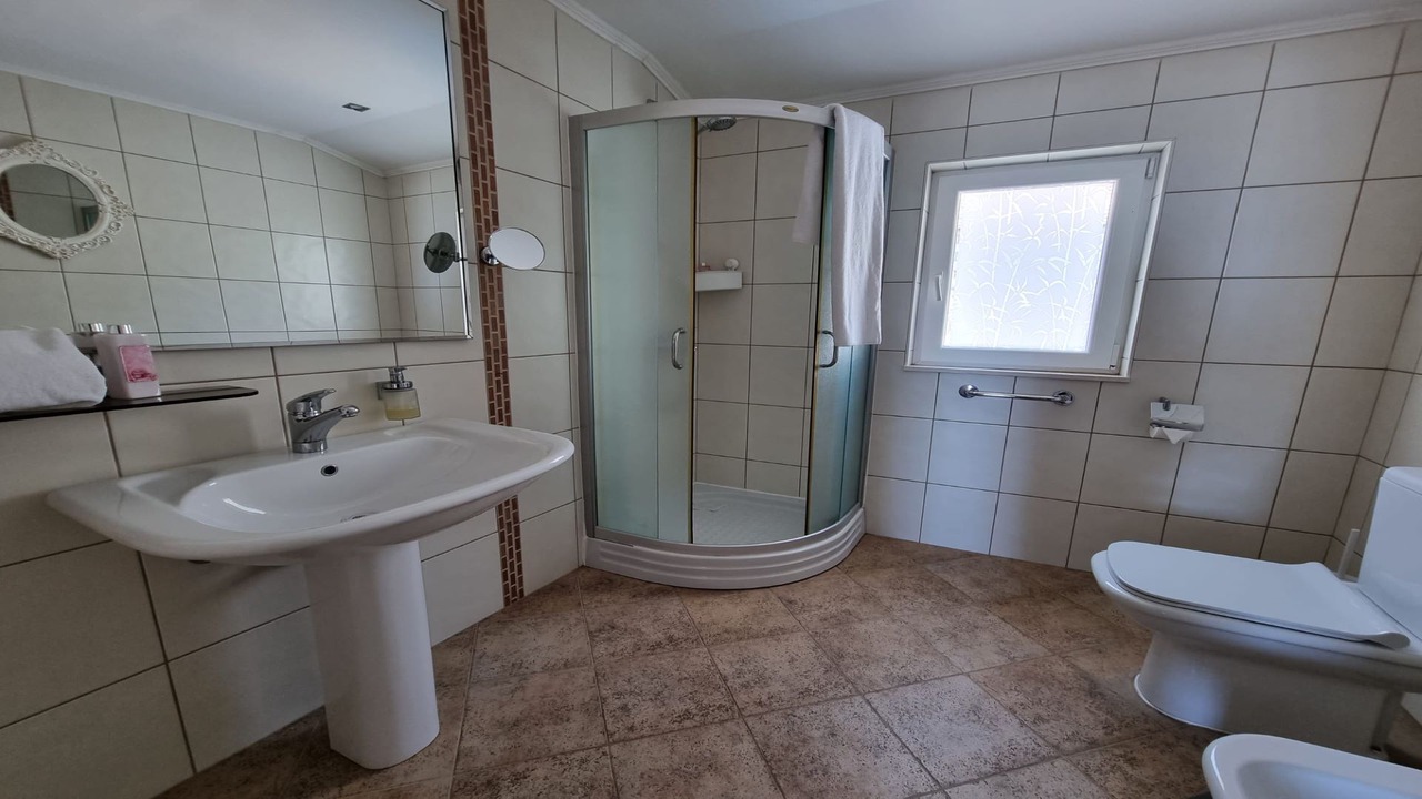 Photo of Bathroom in Popovici