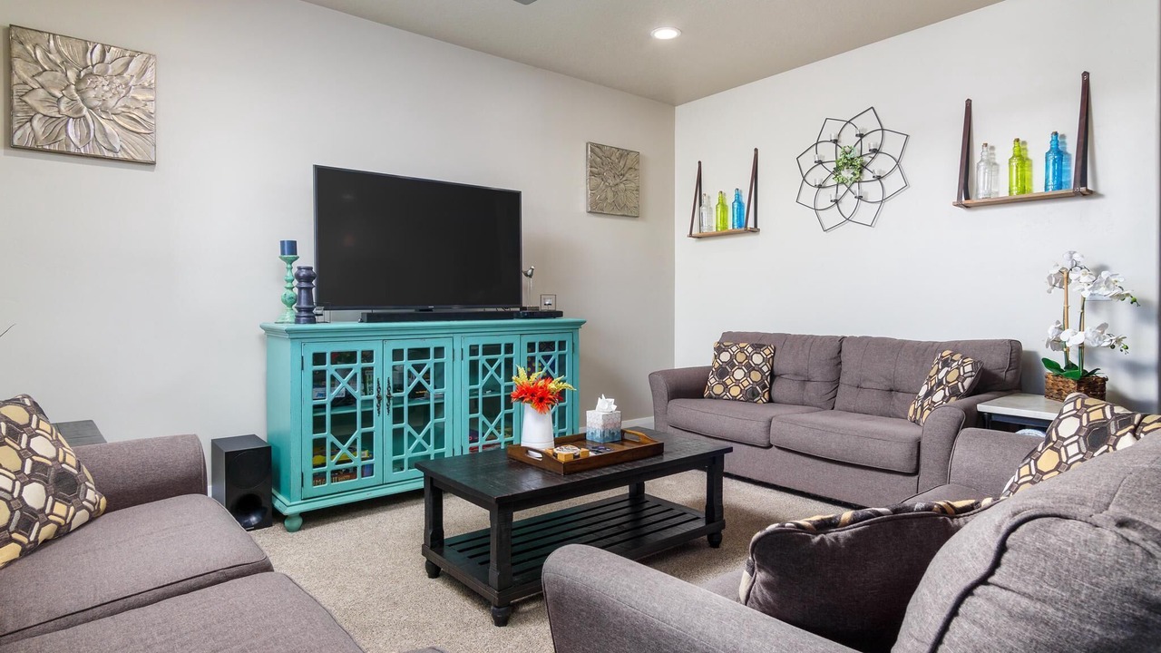 Photo of Livingroom in Hurricane