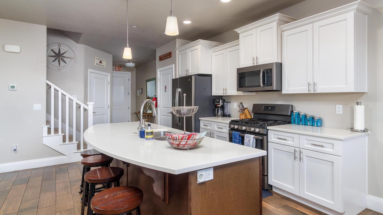 Photo of Kitchen in Hurricane