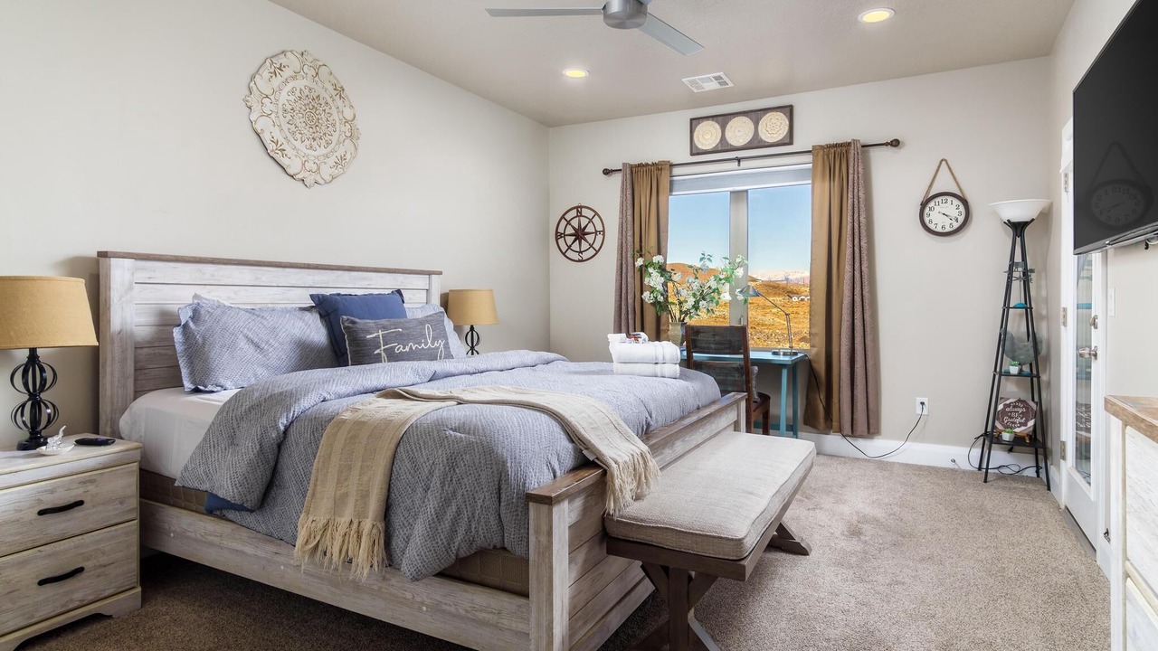 Photo of Bedroom in Hurricane