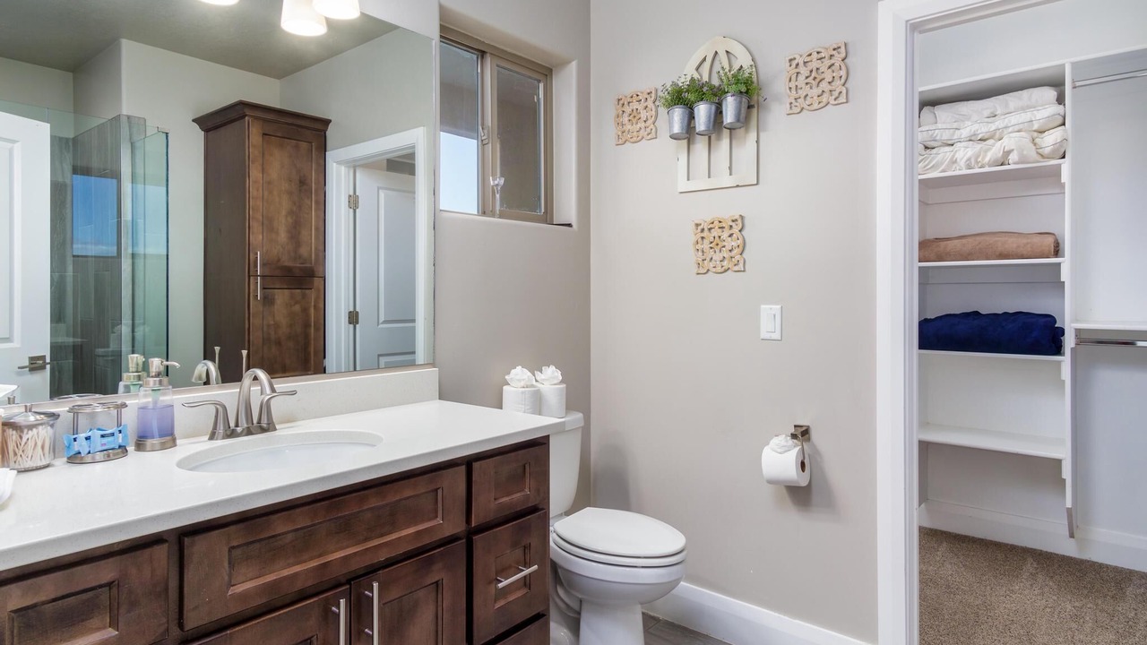 Photo of Bathroom in Hurricane