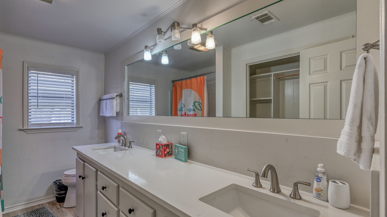 Photo of Bathroom in Kingsland
